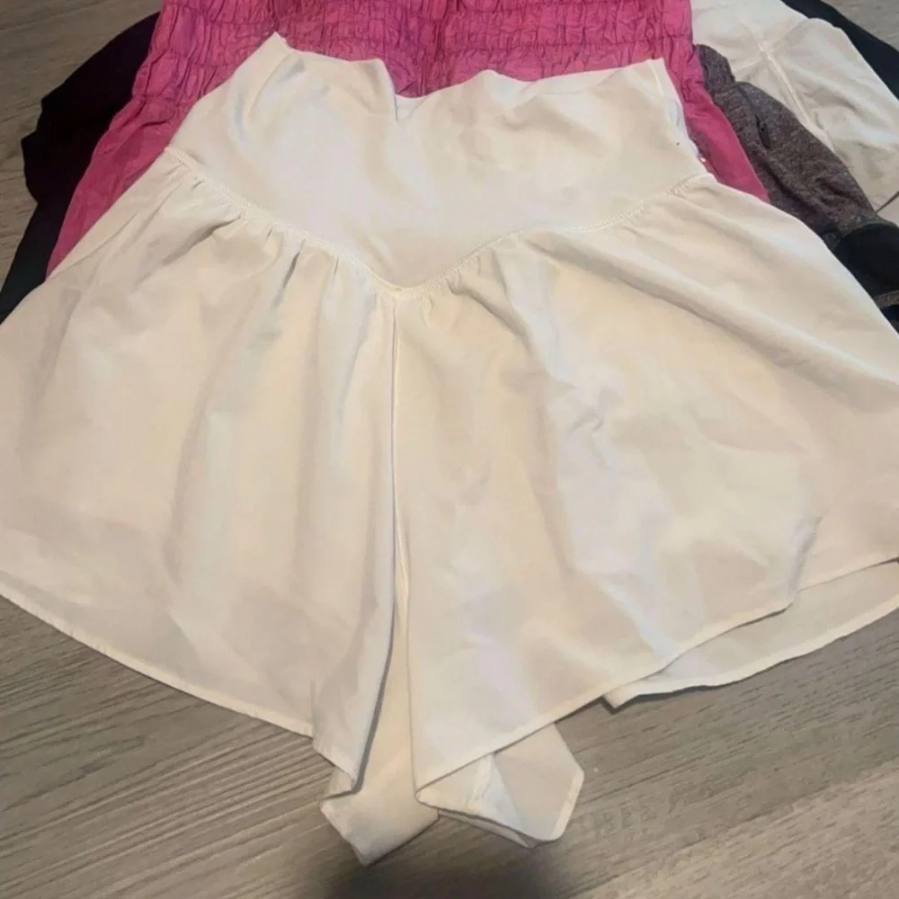 Aerie Women's Cream Skorts - Picture 1 of 2